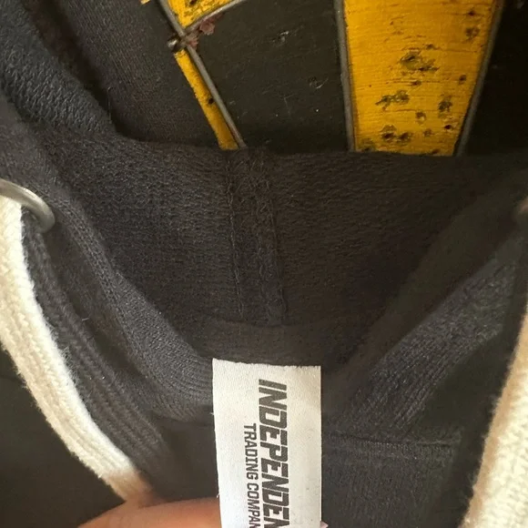 Third Eye Blind Black Hoodie WITH SIGNED SETLIST - Picture 9 of 9